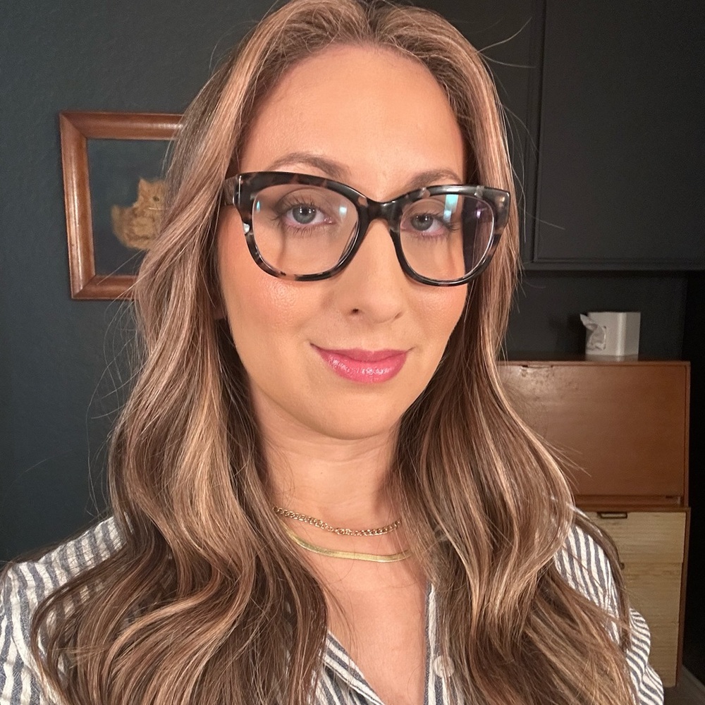 Meet your Posher, Danielle